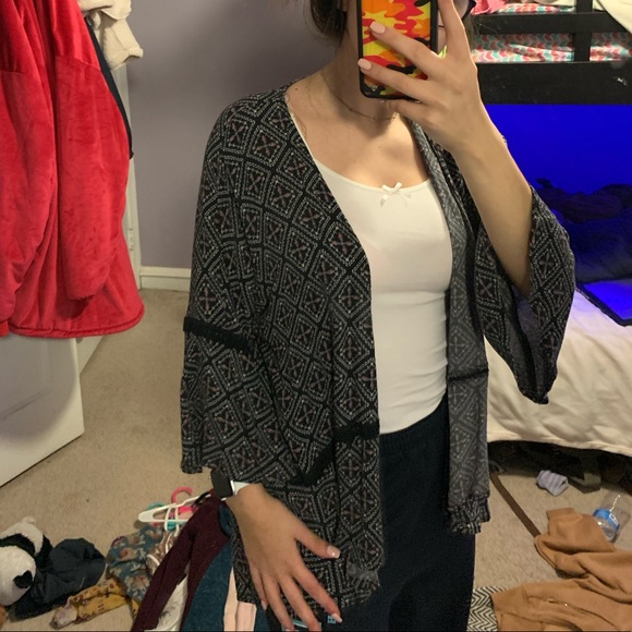 Black and Pink Cartigan - Picture 3 of 3